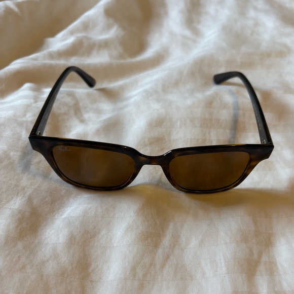 rayban’s with case - Picture 3 of 5